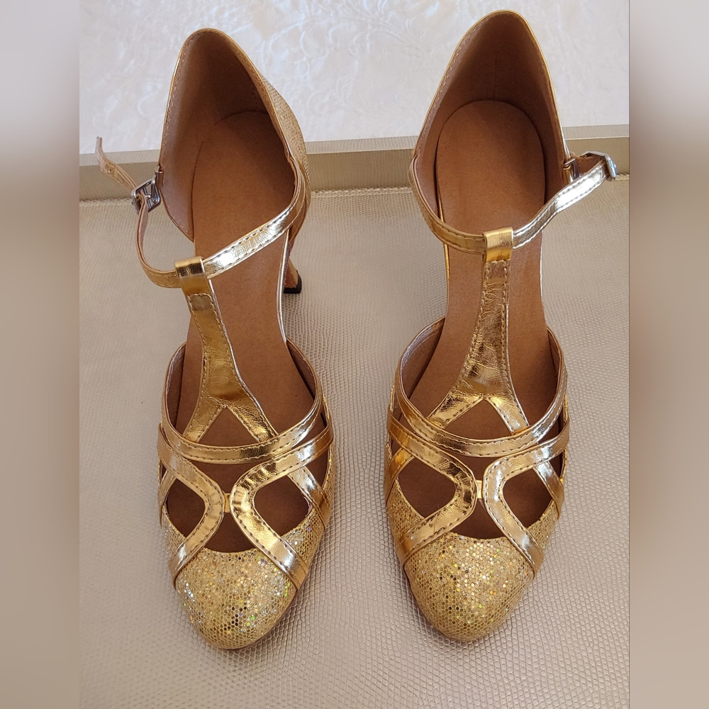 Dancing shoes - new